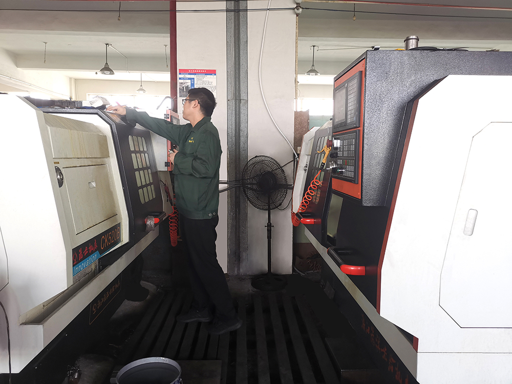 生產環(huán)境圖-3 數控車床