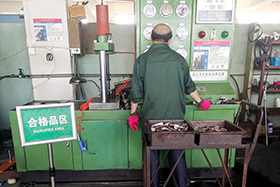 生產(chǎn)環(huán)境圖-5 壓機